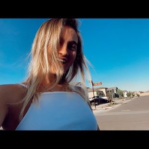 Meet your Posher, Hallie